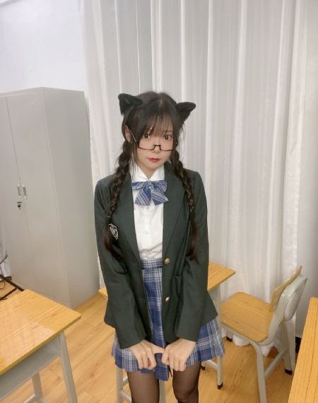 欧美A∨在线_720迅雷电影在线